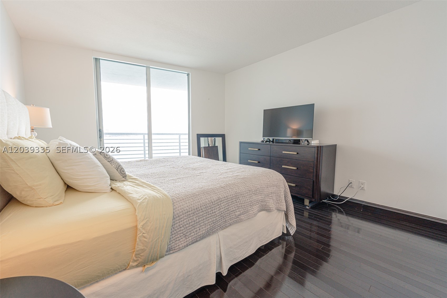 335 S Biscayne Blvd #1009 Miami, FL 33131