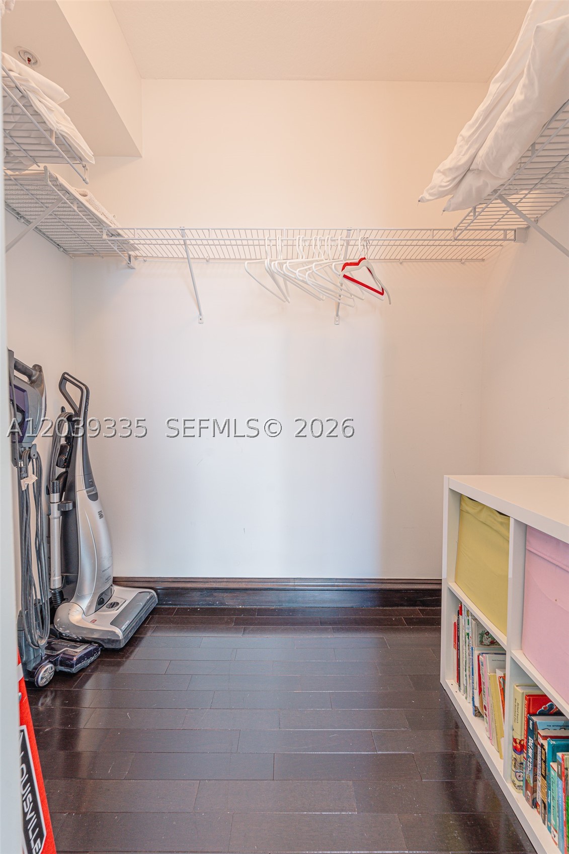 335 S Biscayne Blvd #1009 Miami, FL 33131