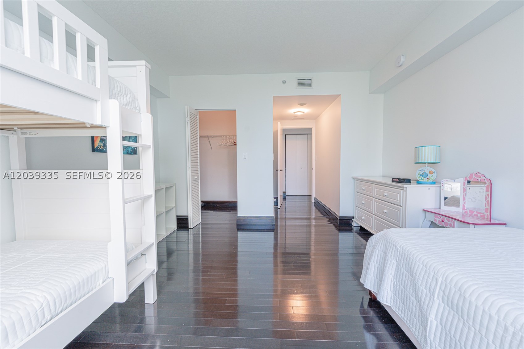 335 S Biscayne Blvd #1009 Miami, FL 33131