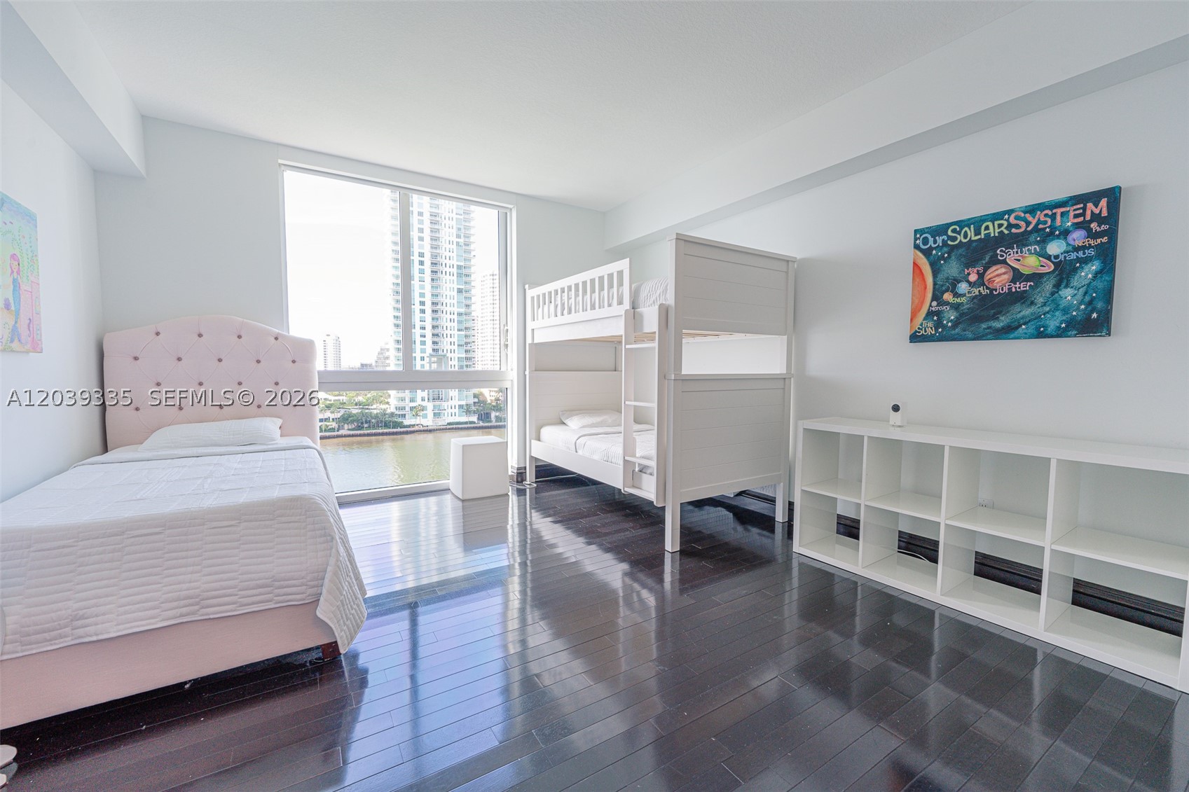 335 S Biscayne Blvd #1009 Miami, FL 33131