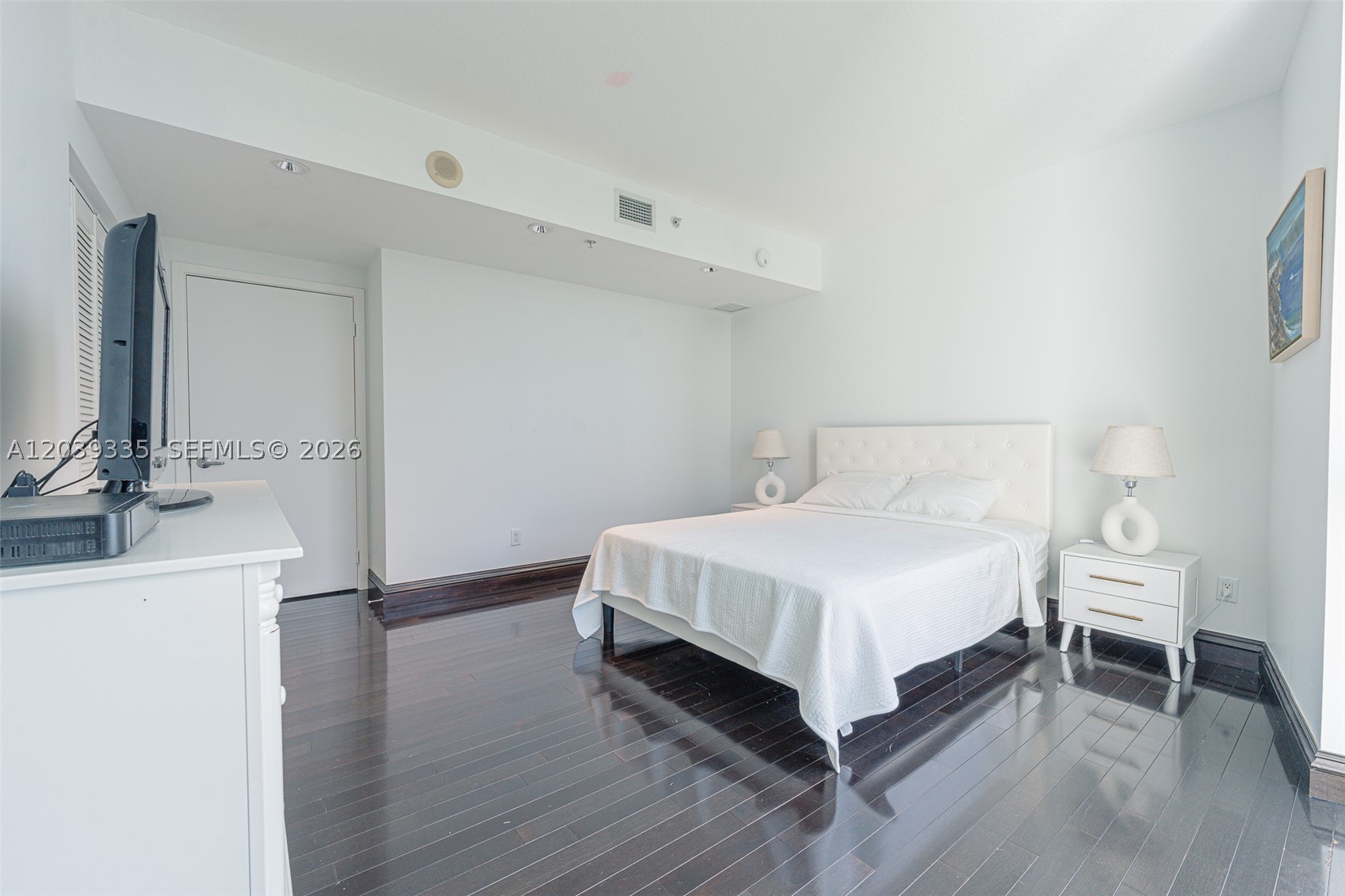 335 S Biscayne Blvd #1009 Miami, FL 33131