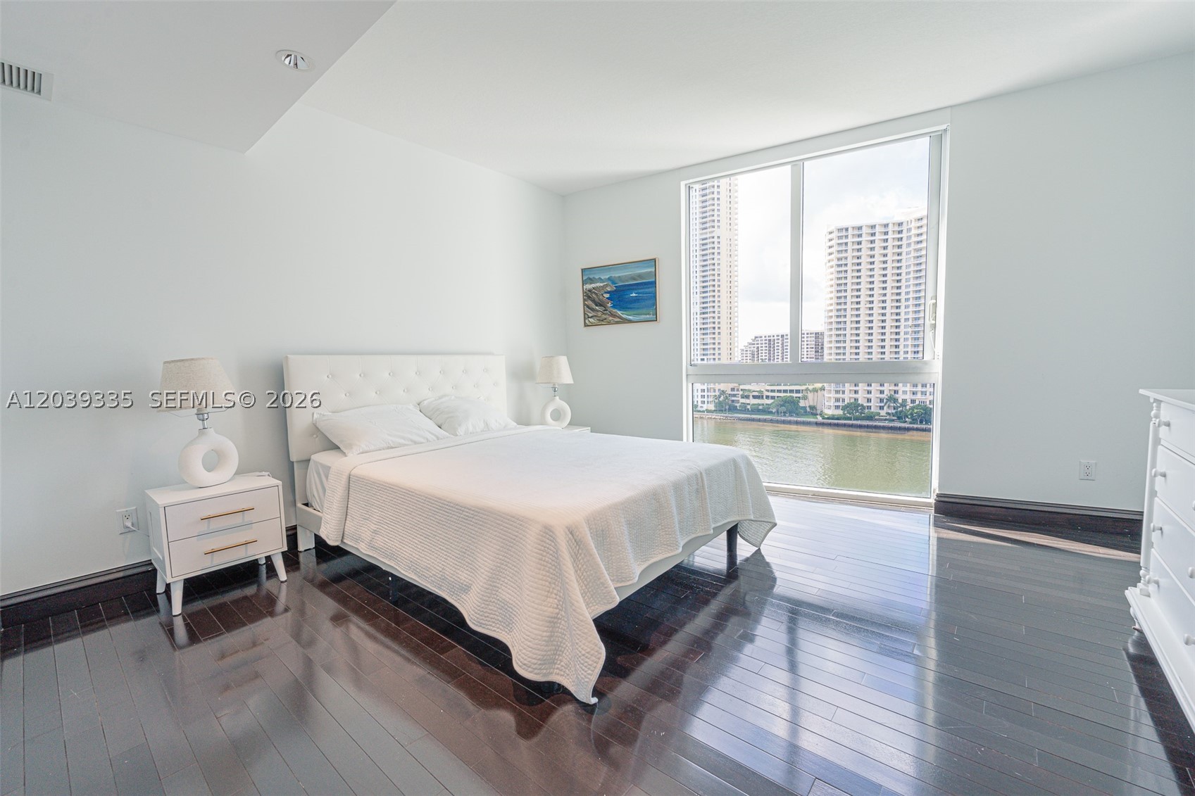 335 S Biscayne Blvd #1009 Miami, FL 33131
