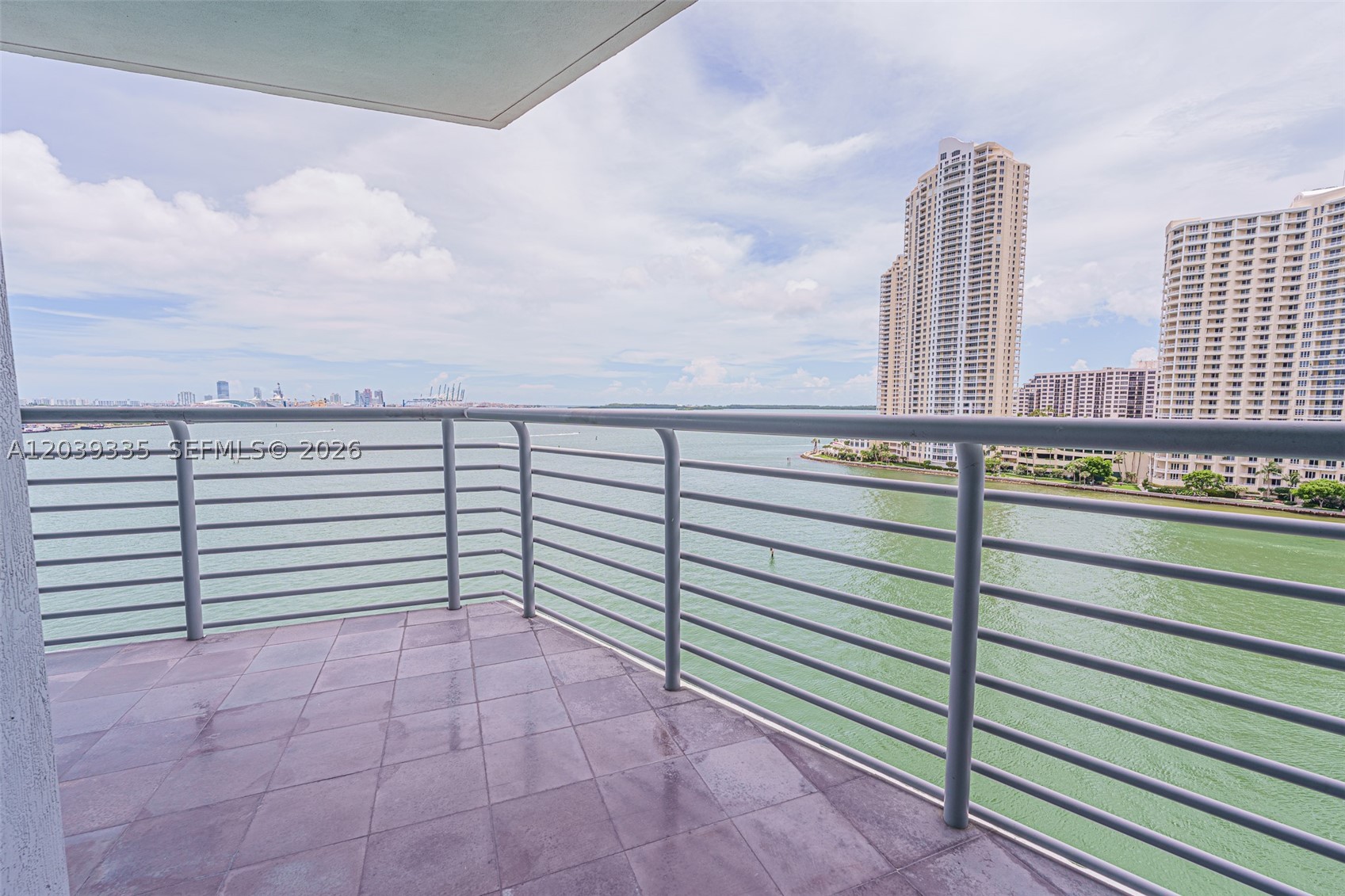 335 S Biscayne Blvd #1009 Miami, FL 33131