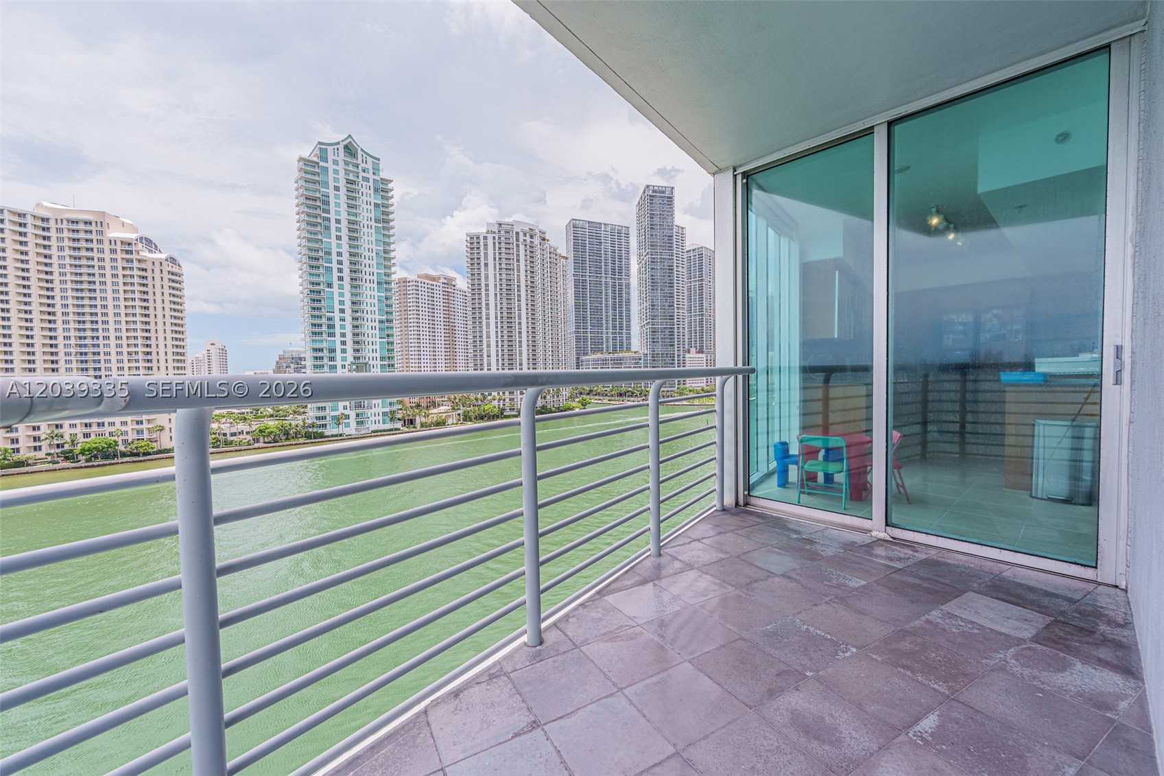 335 S Biscayne Blvd #1009 Miami, FL 33131