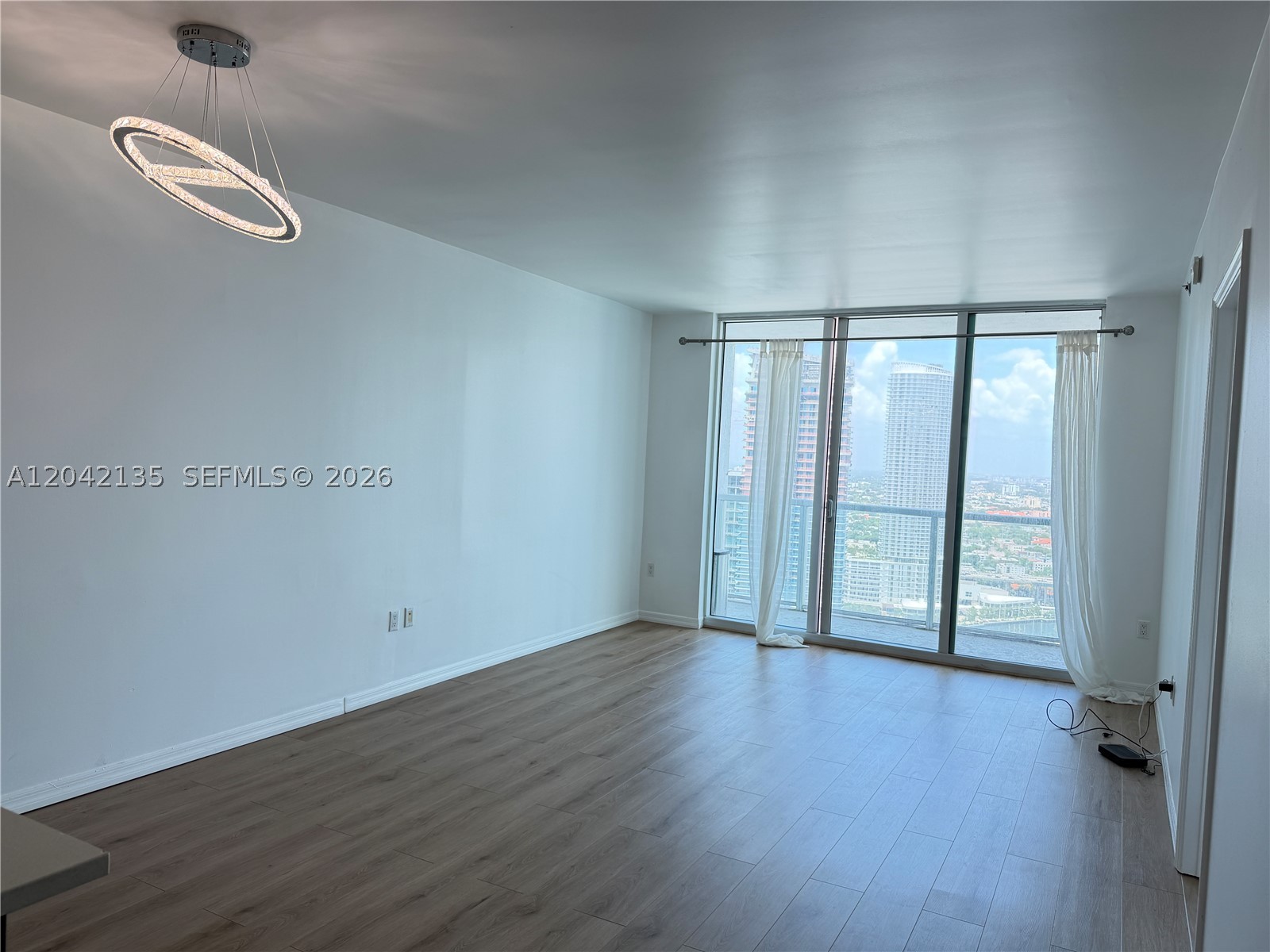 image 500 Brickell West3