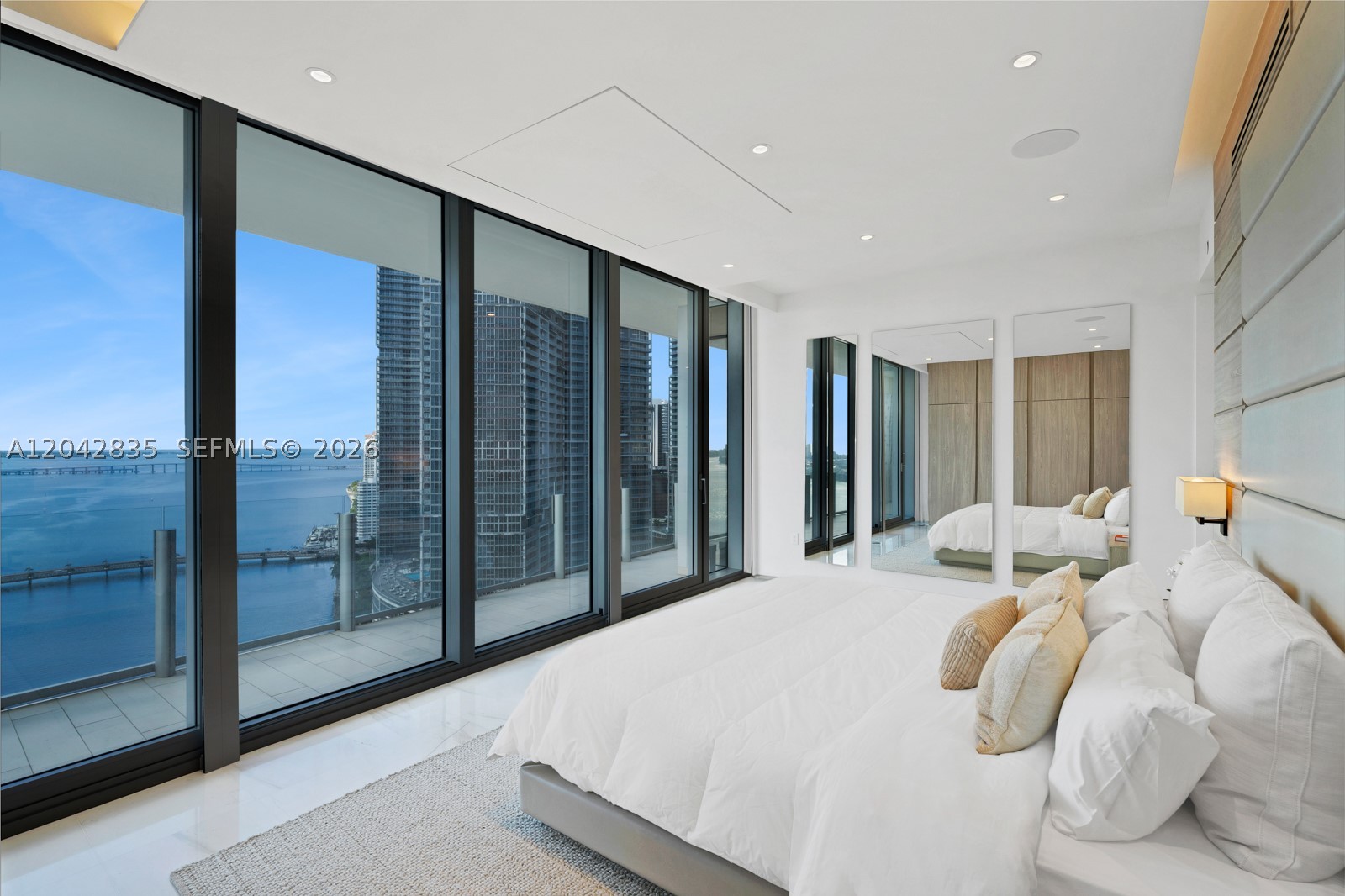 300 Biscayne Blvd Way #2701 Miami, FL 33131