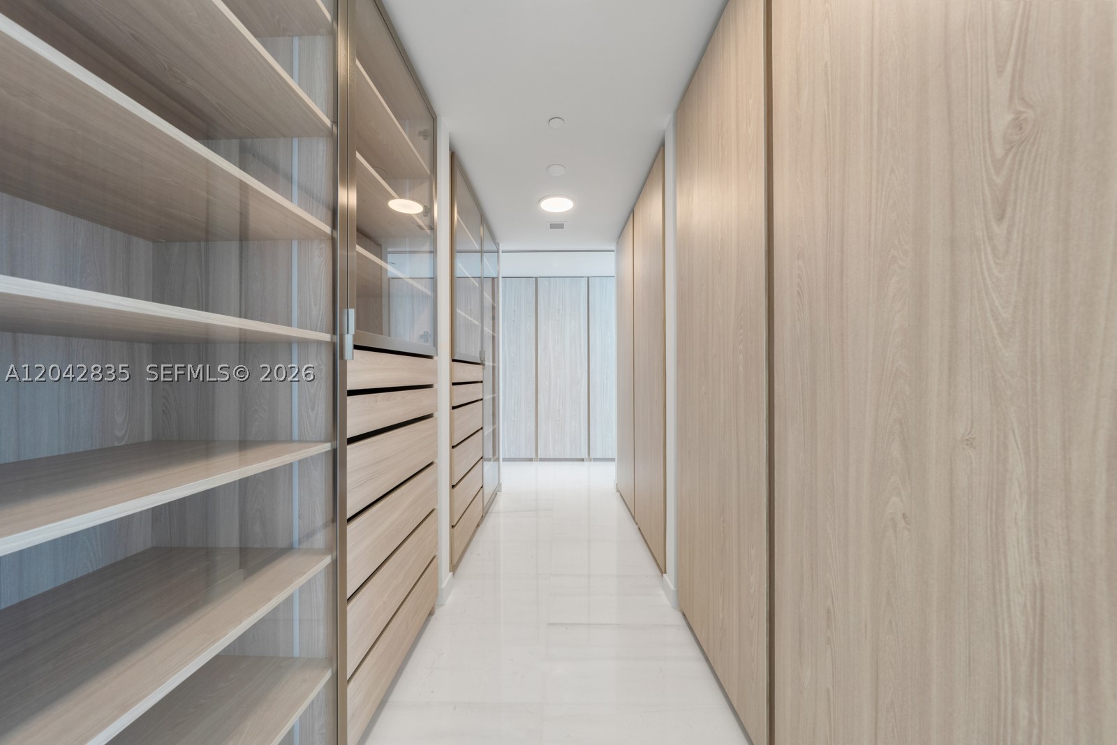 300 Biscayne Blvd Way #2701 Miami, FL 33131