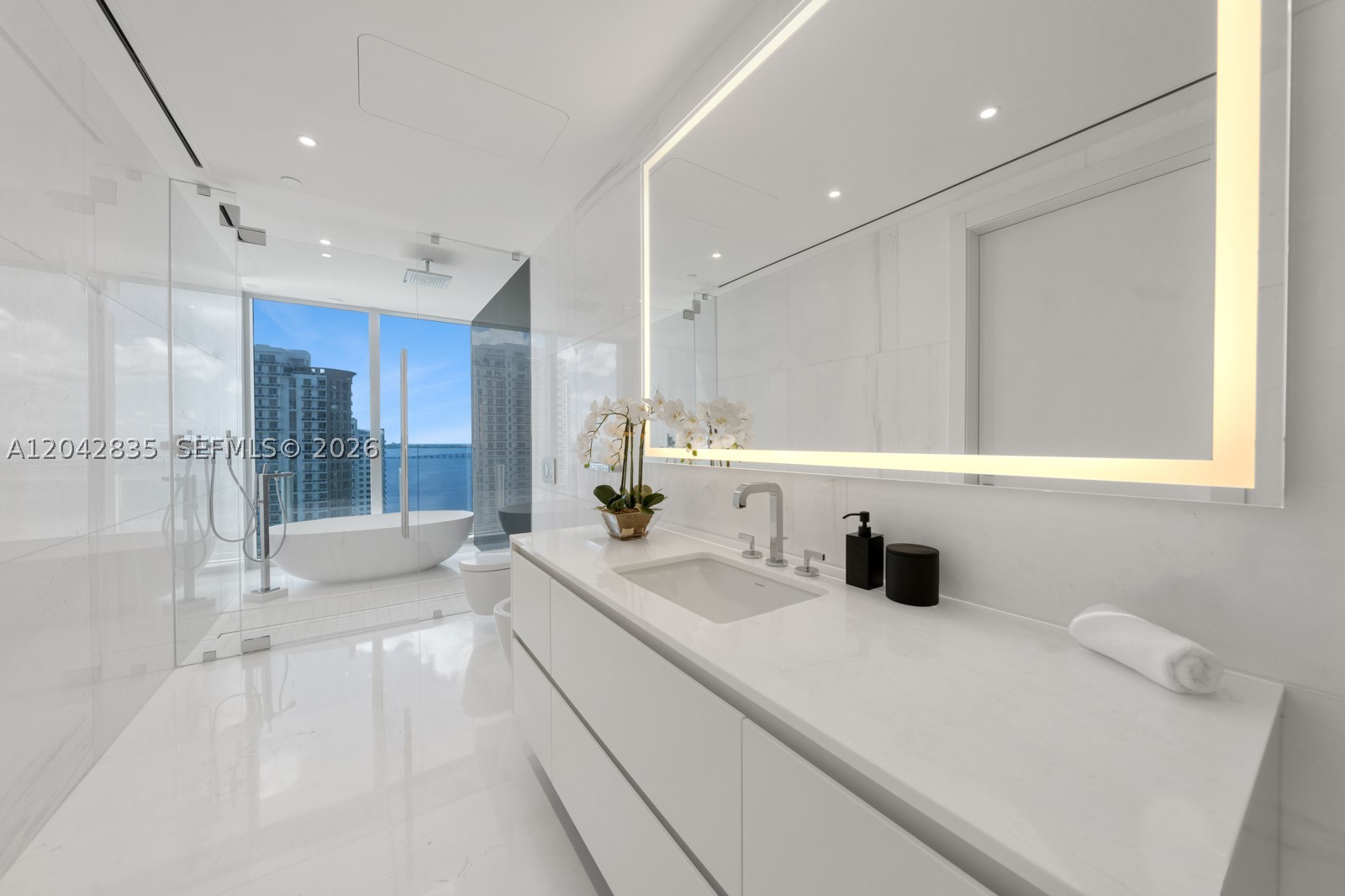 300 Biscayne Blvd Way #2701 Miami, FL 33131