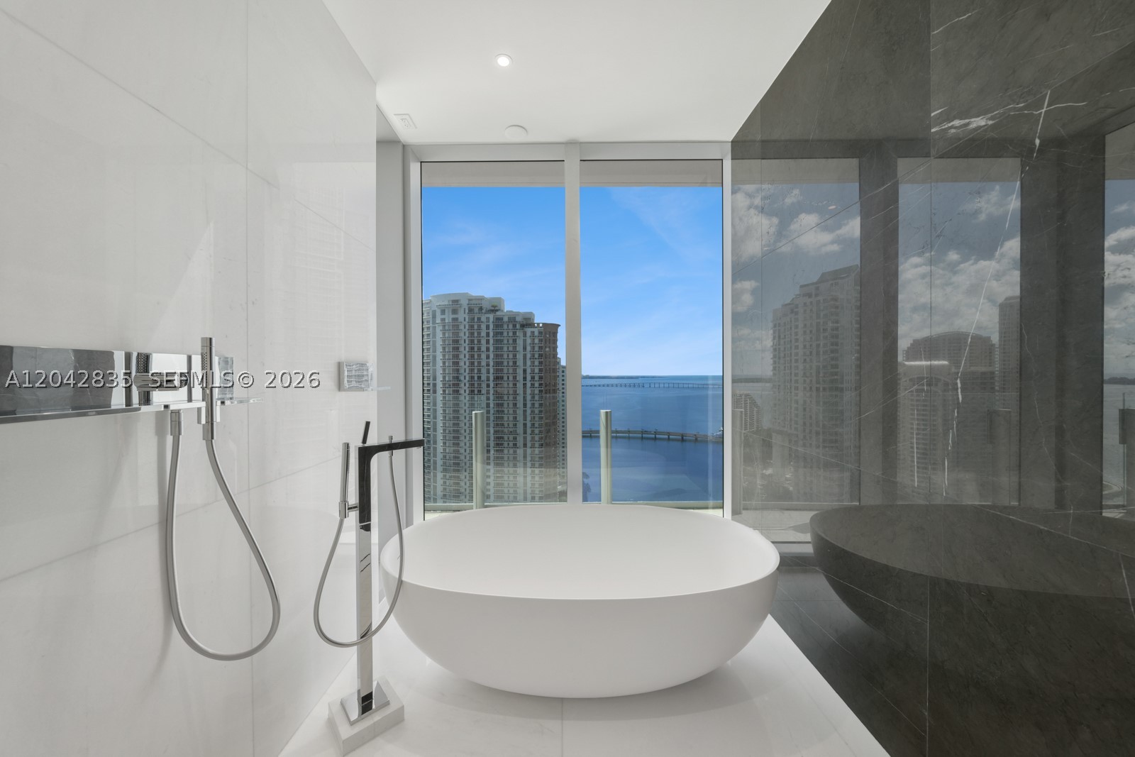 300 Biscayne Blvd Way #2701 Miami, FL 33131