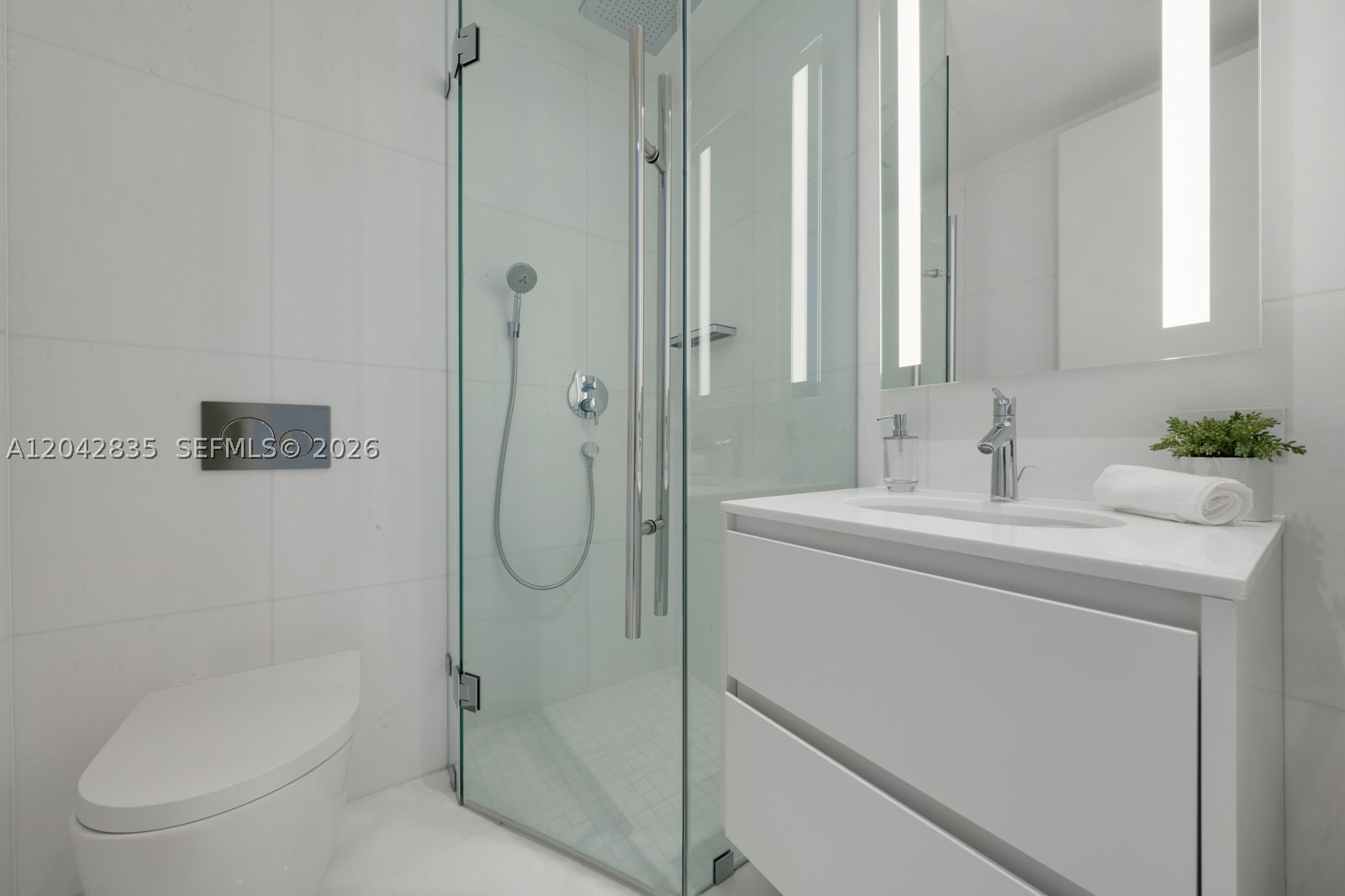 300 Biscayne Blvd Way #2701 Miami, FL 33131