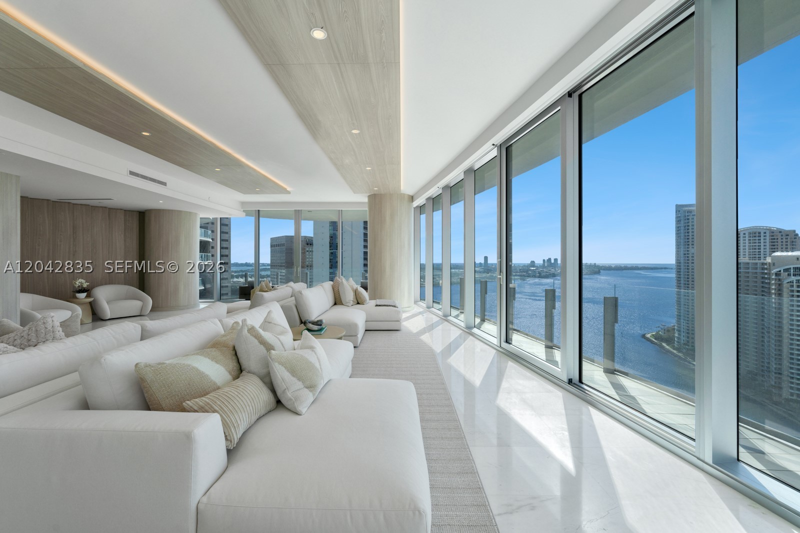 300 Biscayne Blvd Way #2701 Miami, FL 33131
