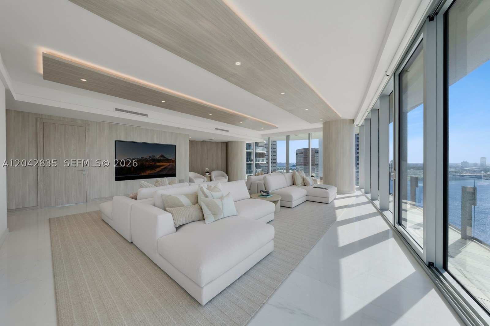 300 Biscayne Blvd Way #2701 Miami, FL 33131