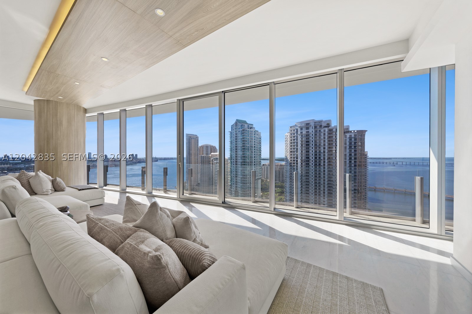 300 Biscayne Blvd Way #2701 Miami, FL 33131