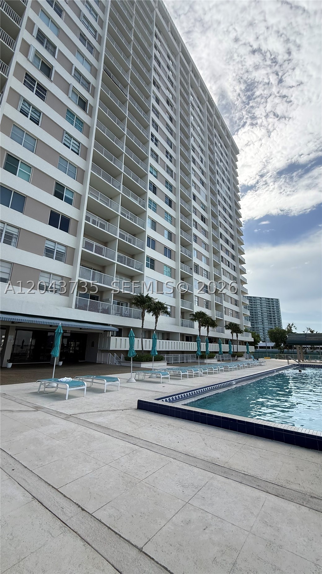 image Arlen House Condo7
