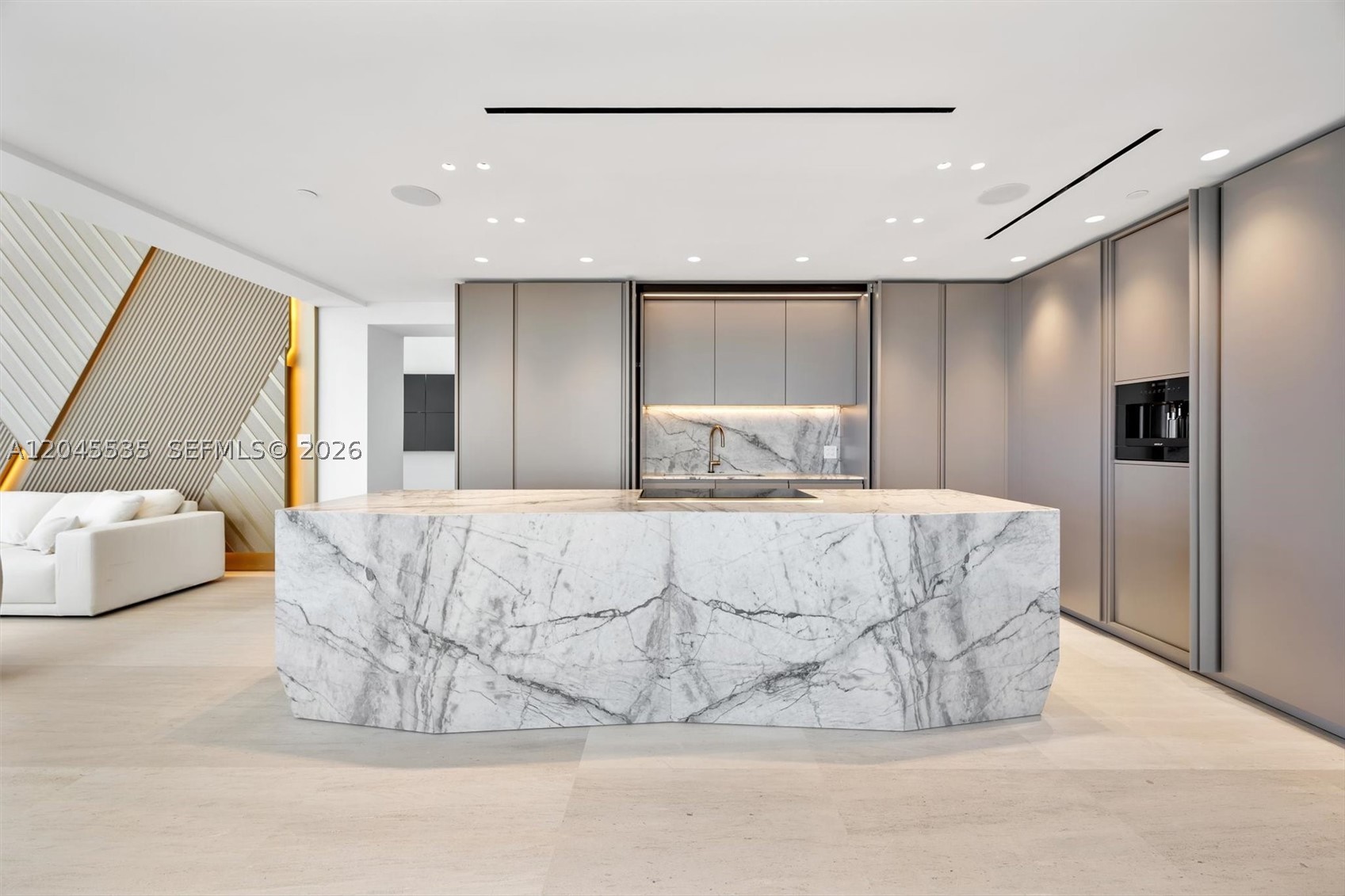 1100 Biscayne Blvd #3906 Miami, FL 33132