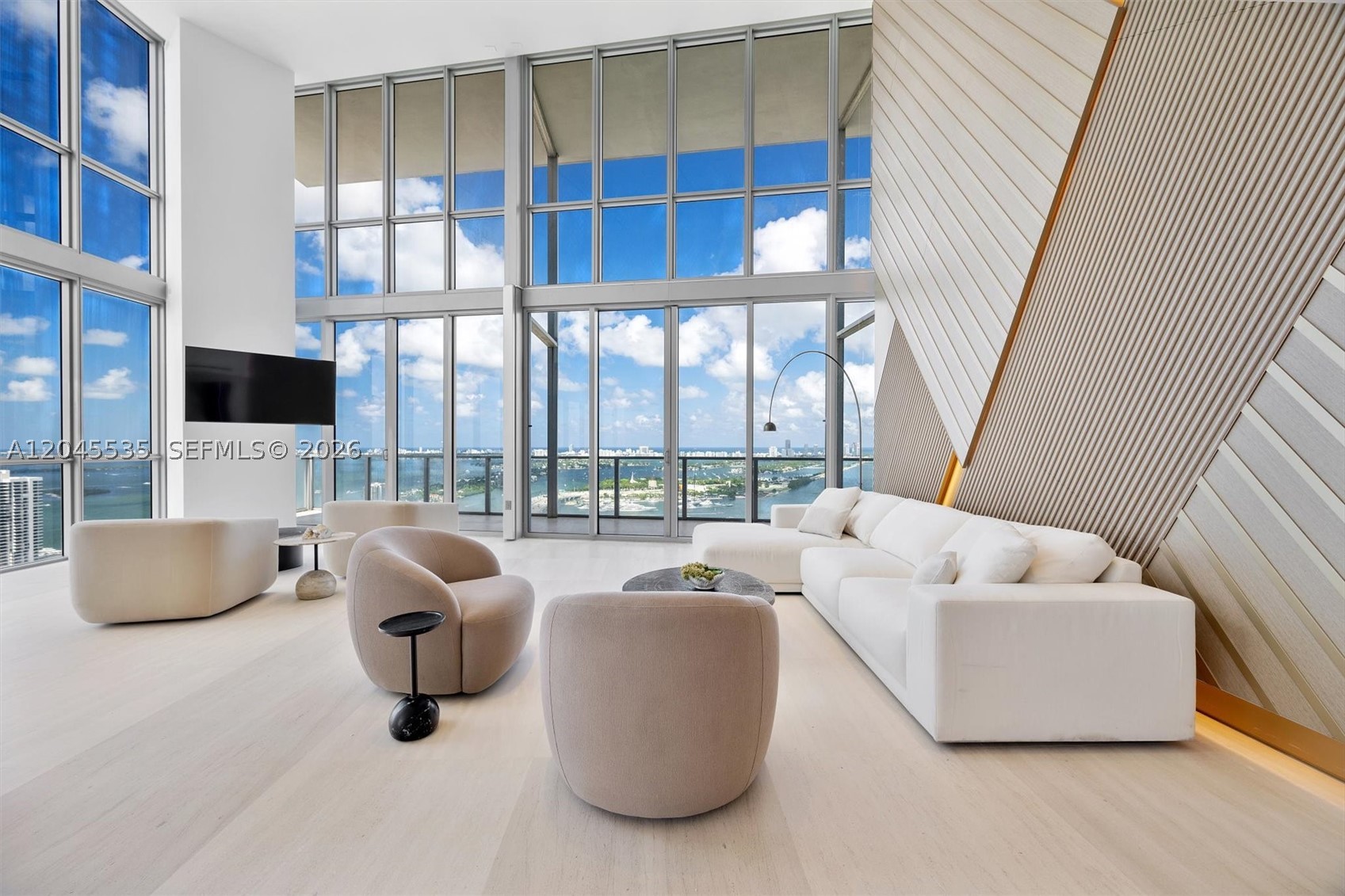 1100 Biscayne Blvd #3906 Miami, FL 33132