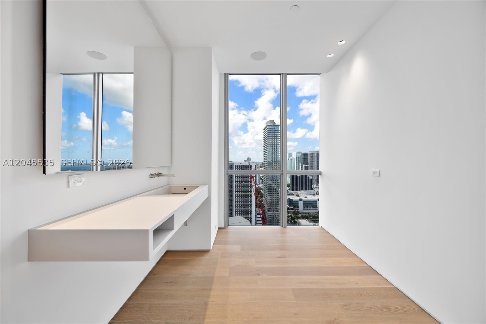 1100 Biscayne Blvd #3906 Miami, FL 33132