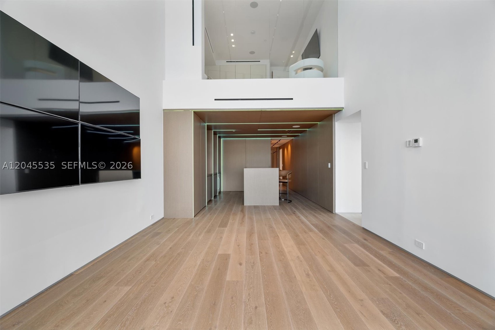 1100 Biscayne Blvd #3906 Miami, FL 33132