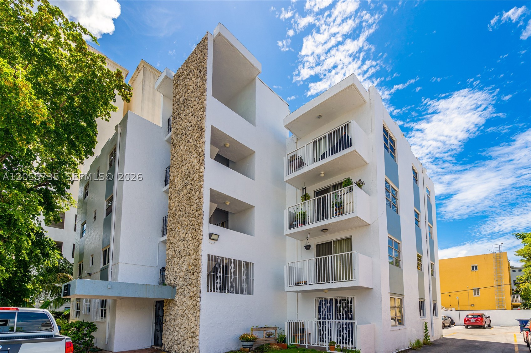 836 SW 1st St #102 Miami, FL 33130