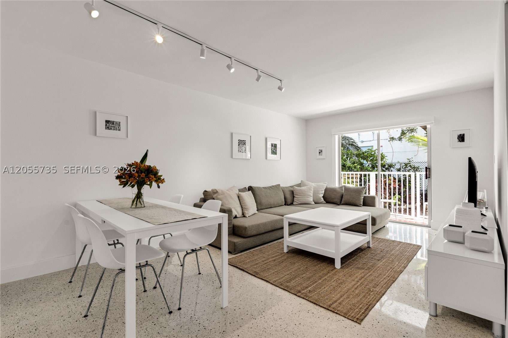 836 SW 1st St #102 Miami, FL 33130