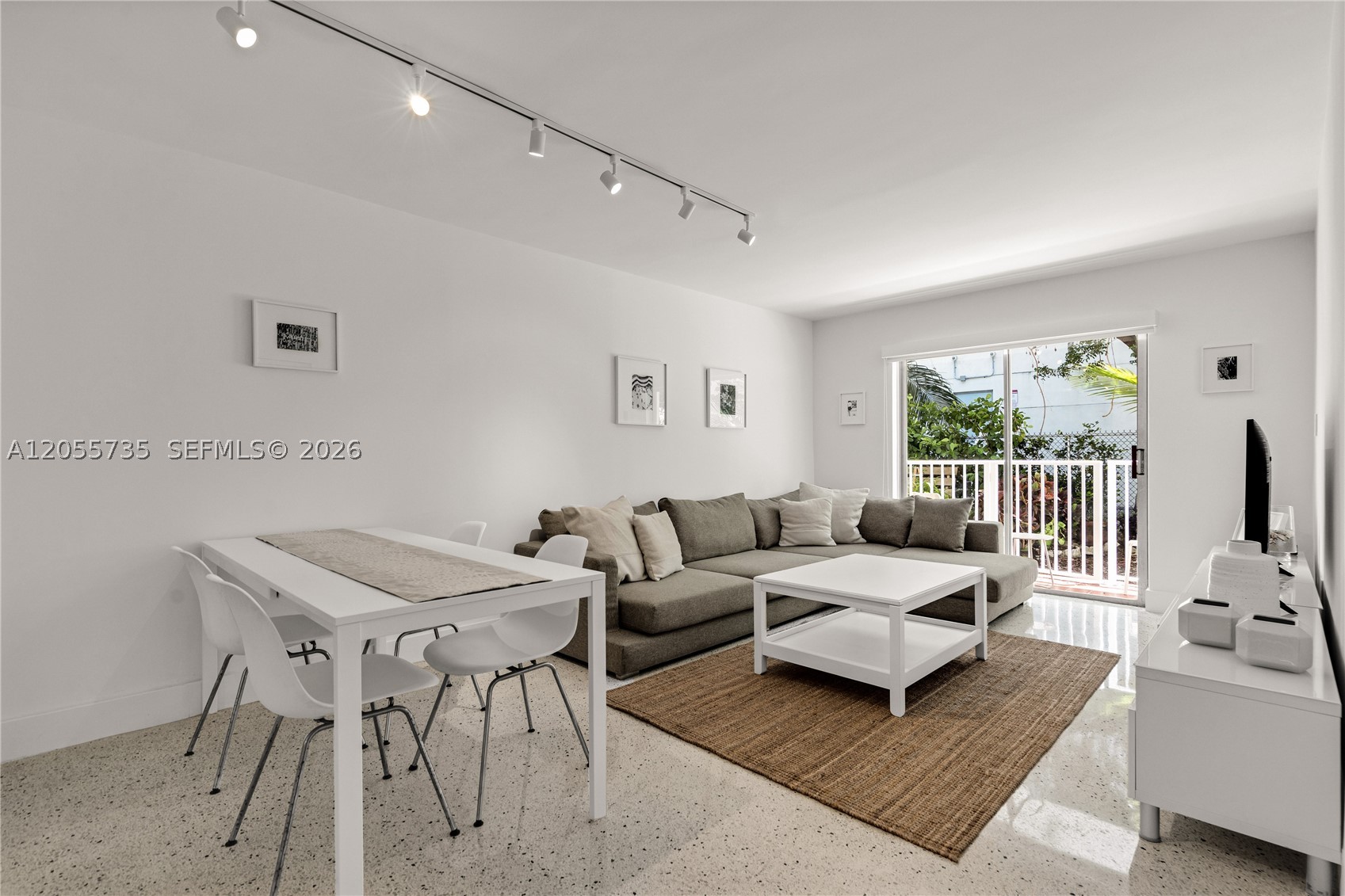 836 SW 1st St #102 Miami, FL 33130