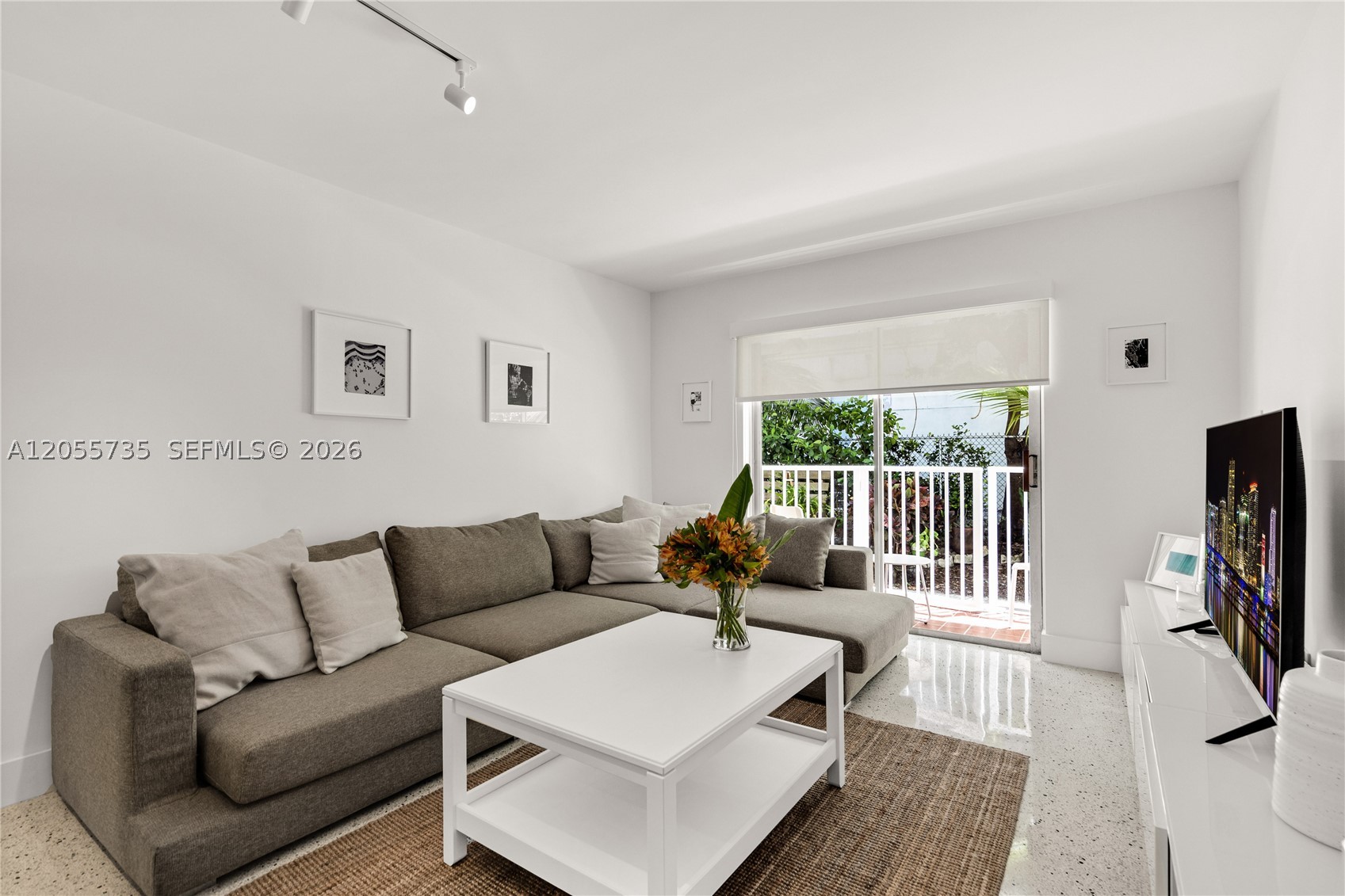836 SW 1st St #102 Miami, FL 33130
