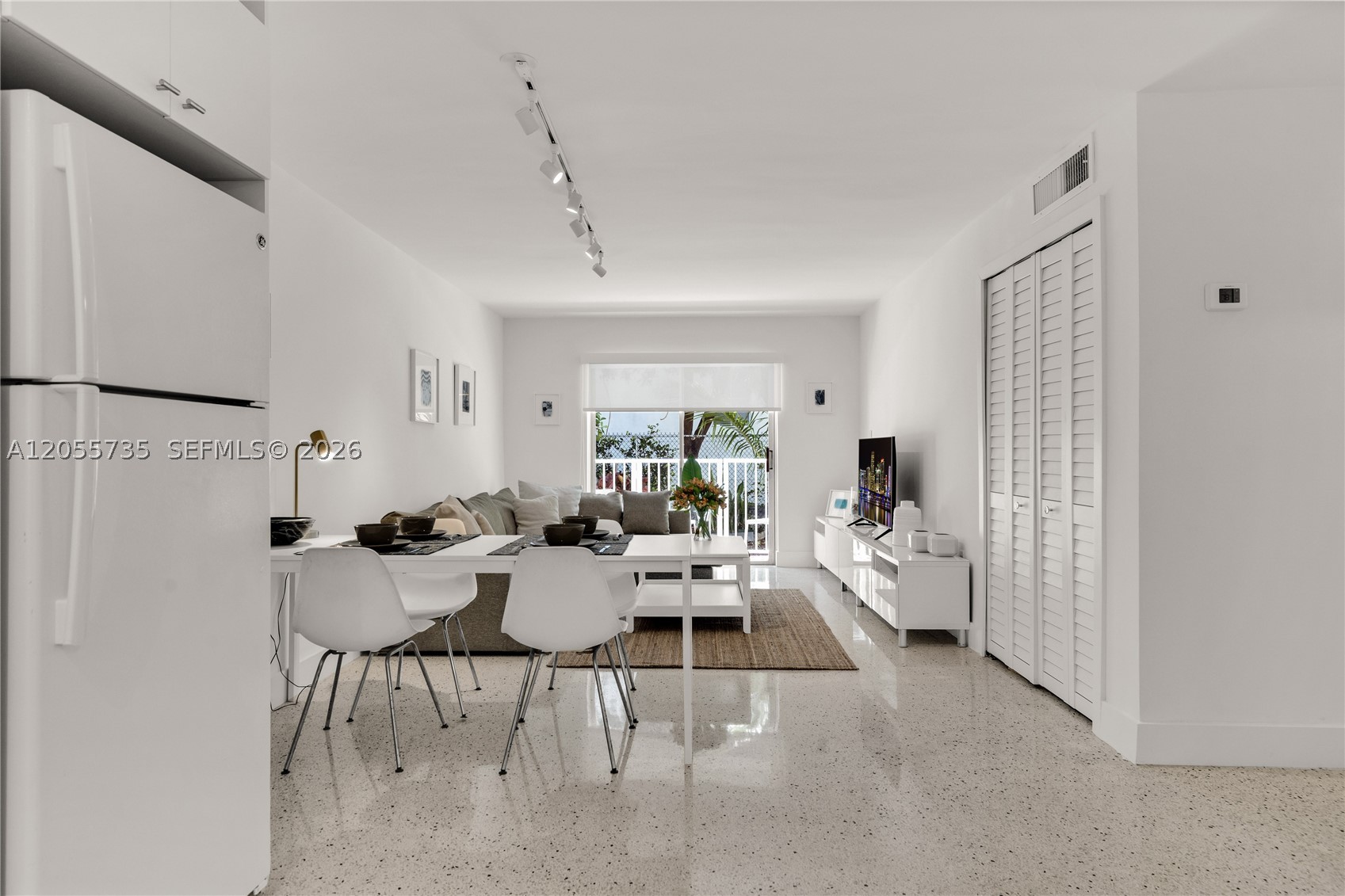 836 SW 1st St #102 Miami, FL 33130