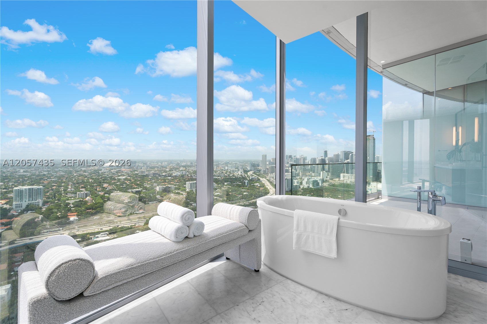 175 SE 25th St #4302 Miami, FL 33129