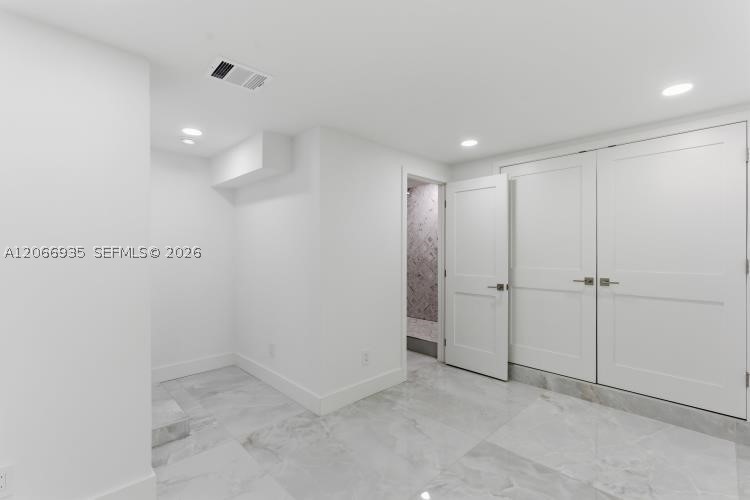 291 E Shore Dr E Miami, FL 33133