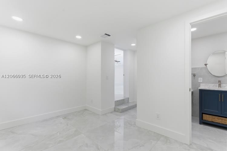 291 E Shore Dr E Miami, FL 33133
