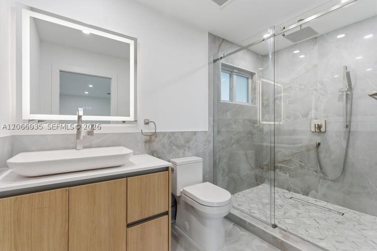 291 E Shore Dr E Miami, FL 33133