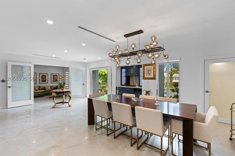 291 E Shore Dr E Miami, FL 33133
