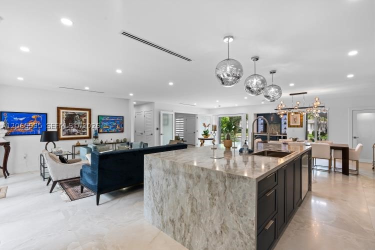 291 E Shore Dr E Miami, FL 33133