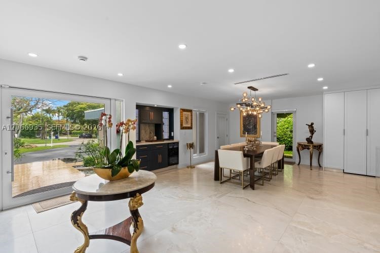 291 E Shore Dr E Miami, FL 33133