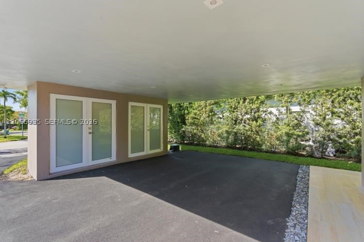 291 E Shore Dr E Miami, FL 33133