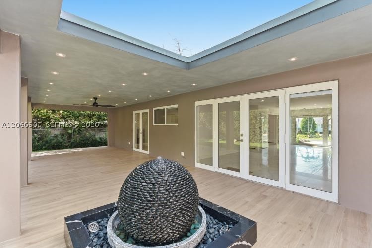 291 E Shore Dr E Miami, FL 33133