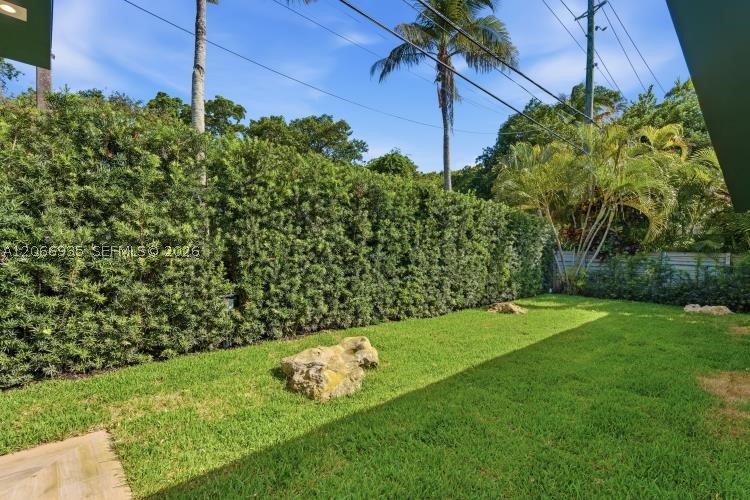 291 E Shore Dr E Miami, FL 33133