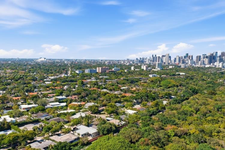 291 E Shore Dr E Miami, FL 33133