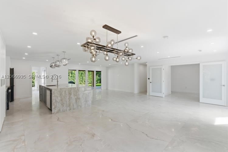 291 E Shore Dr E Miami, FL 33133
