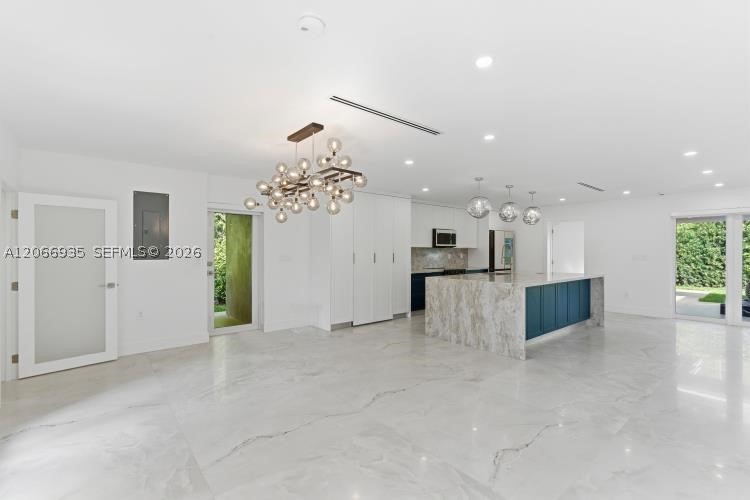 291 E Shore Dr E Miami, FL 33133