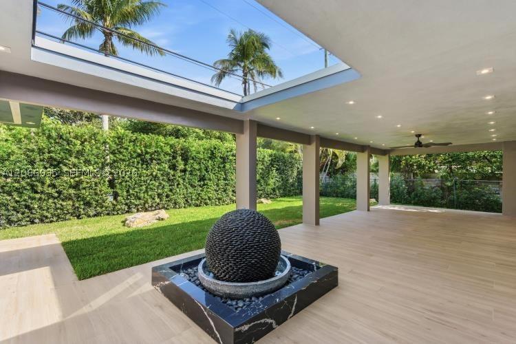 291 E Shore Dr E Miami, FL 33133