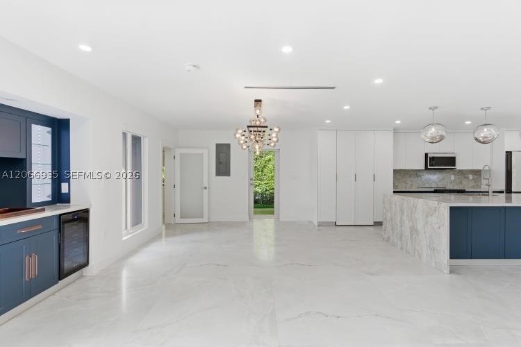 291 E Shore Dr E Miami, FL 33133
