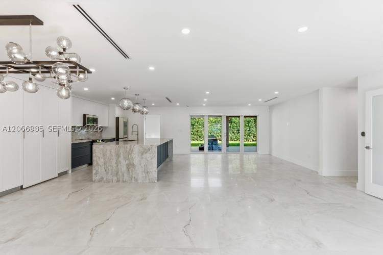 291 E Shore Dr E Miami, FL 33133