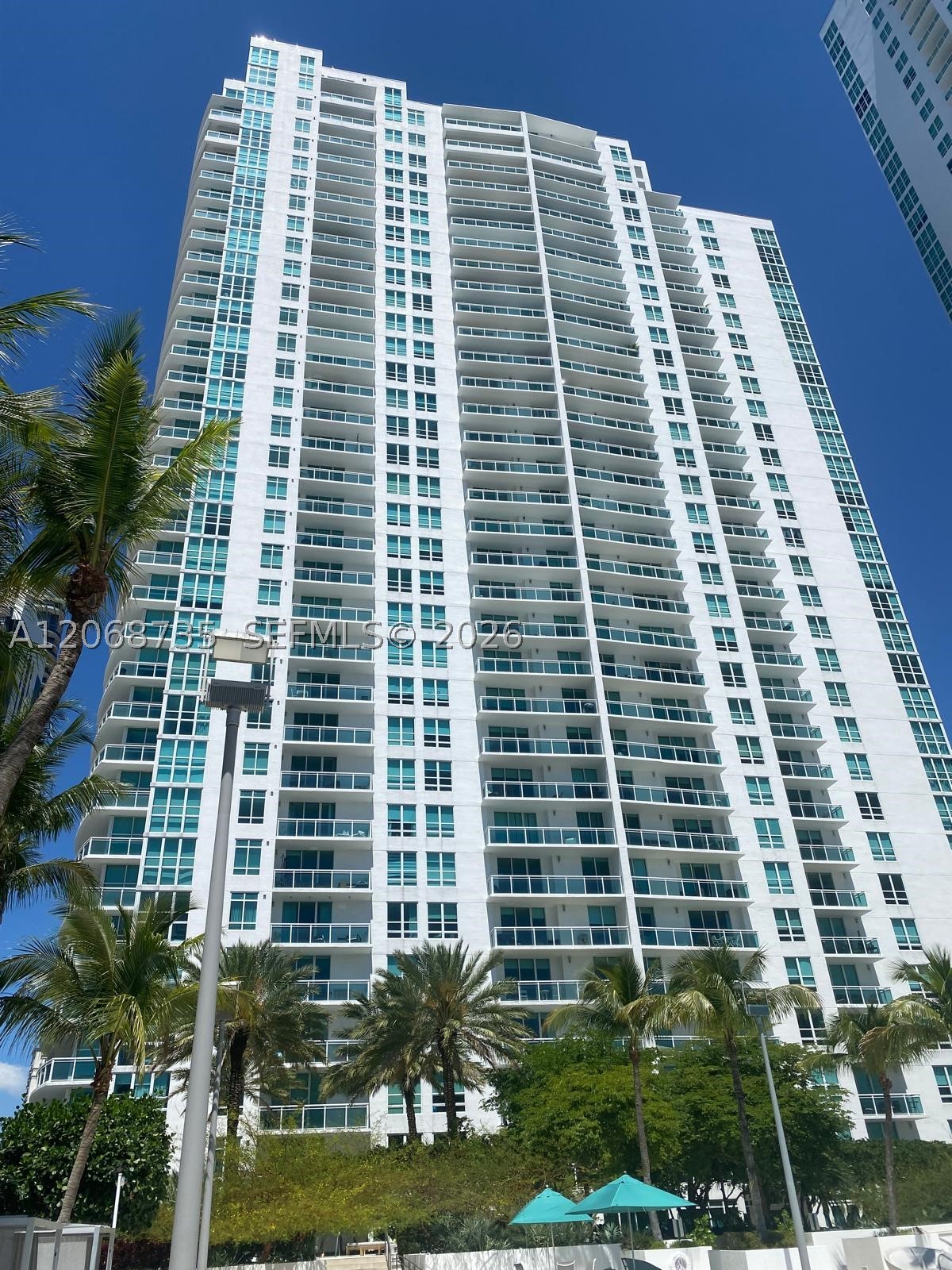 951 Brickell Ave #1210