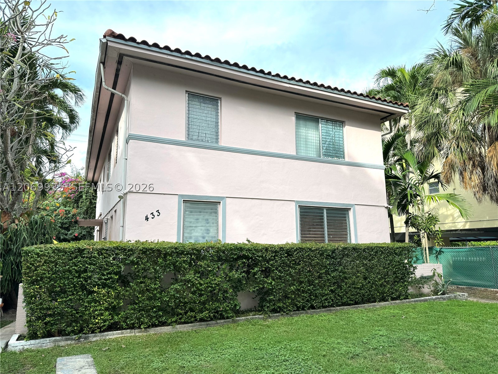 433 Santander Ave #1