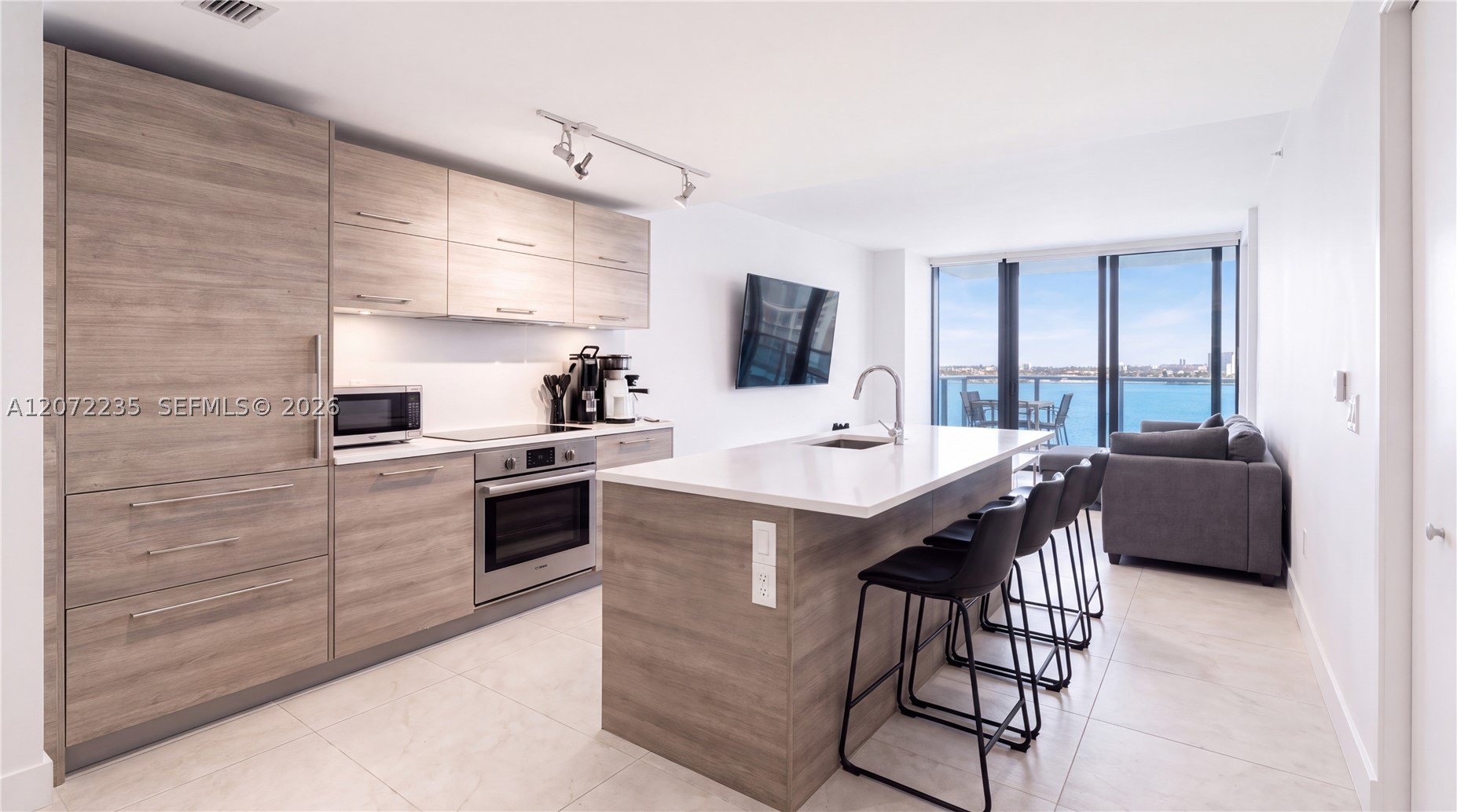 650 NE 32nd St #1502 Miami, FL 33137