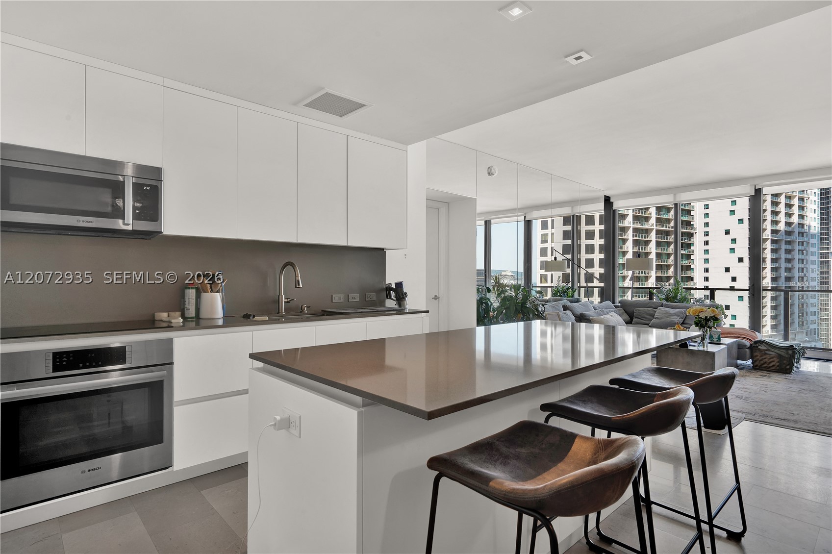 68 SE 6th St #1207 Miami, FL 33131