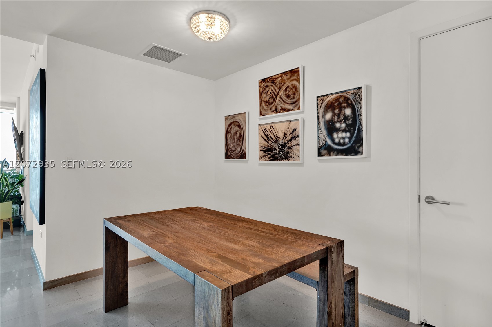 68 SE 6th St #1207 Miami, FL 33131