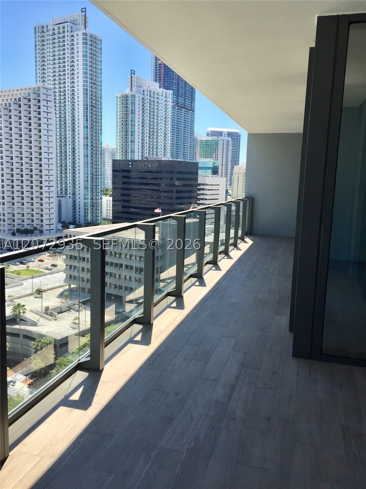68 SE 6th St #1207 Miami, FL 33131