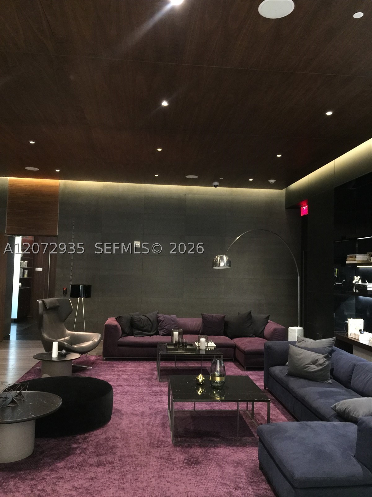 68 SE 6th St #1207 Miami, FL 33131